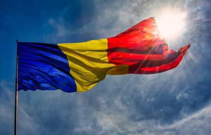 Iubiţi-o şi azi şi mâine şi peste o lună!